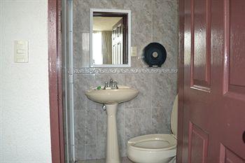 Hotel Costa Brava Guadalajara Extérieur photo