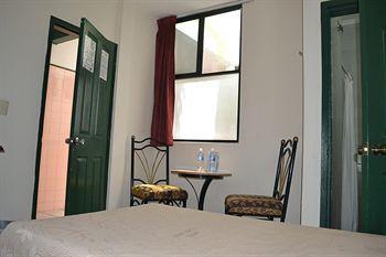 Hotel Costa Brava Guadalajara Extérieur photo