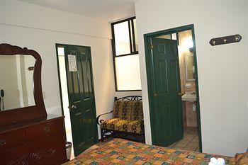 Hotel Costa Brava Guadalajara Extérieur photo