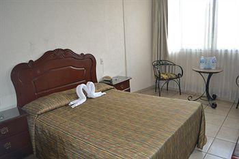 Hotel Costa Brava Guadalajara Extérieur photo