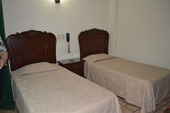 Hotel Costa Brava Guadalajara Extérieur photo